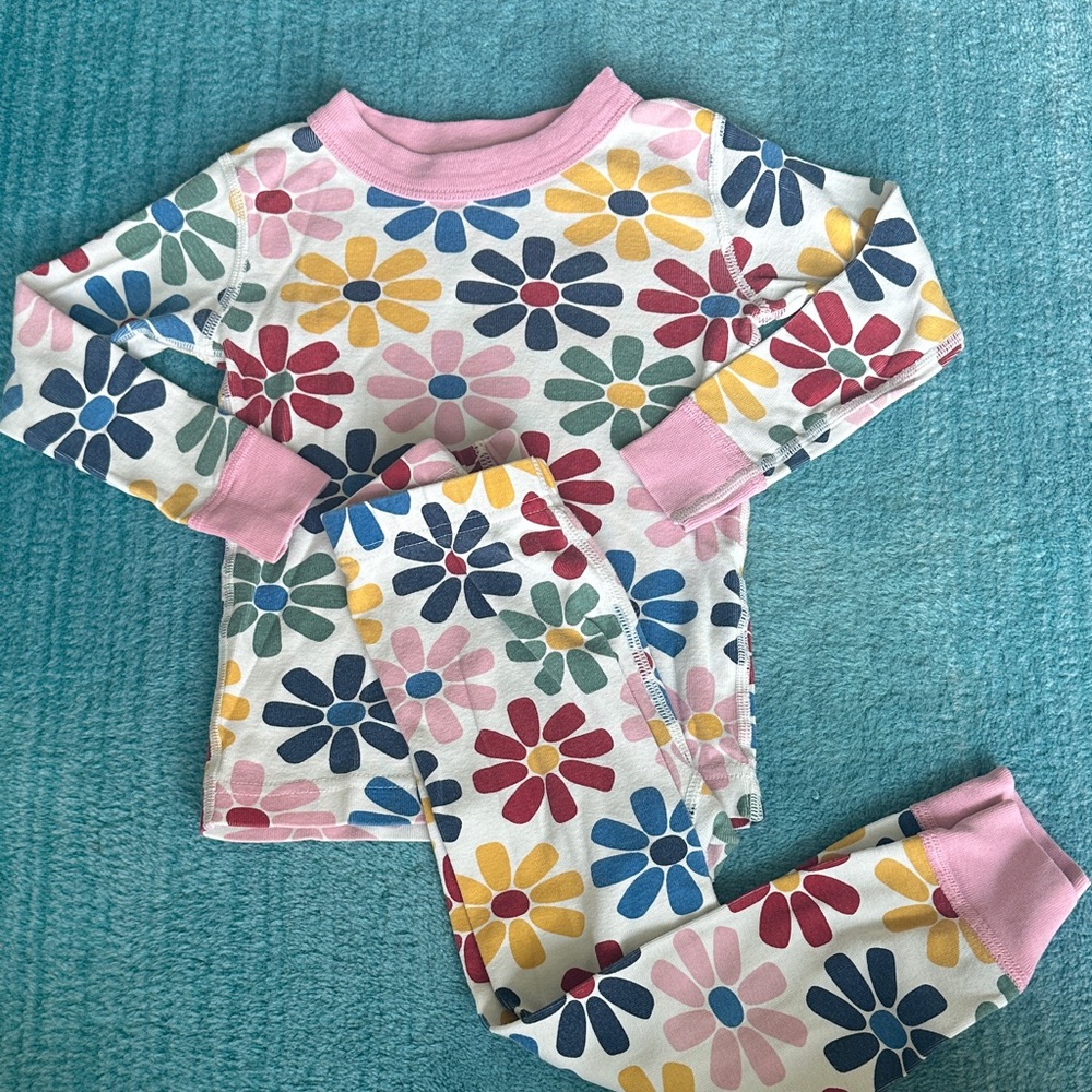 Hanna Anderson Kids Floral Print Pink-Trim Pajama Set 3T